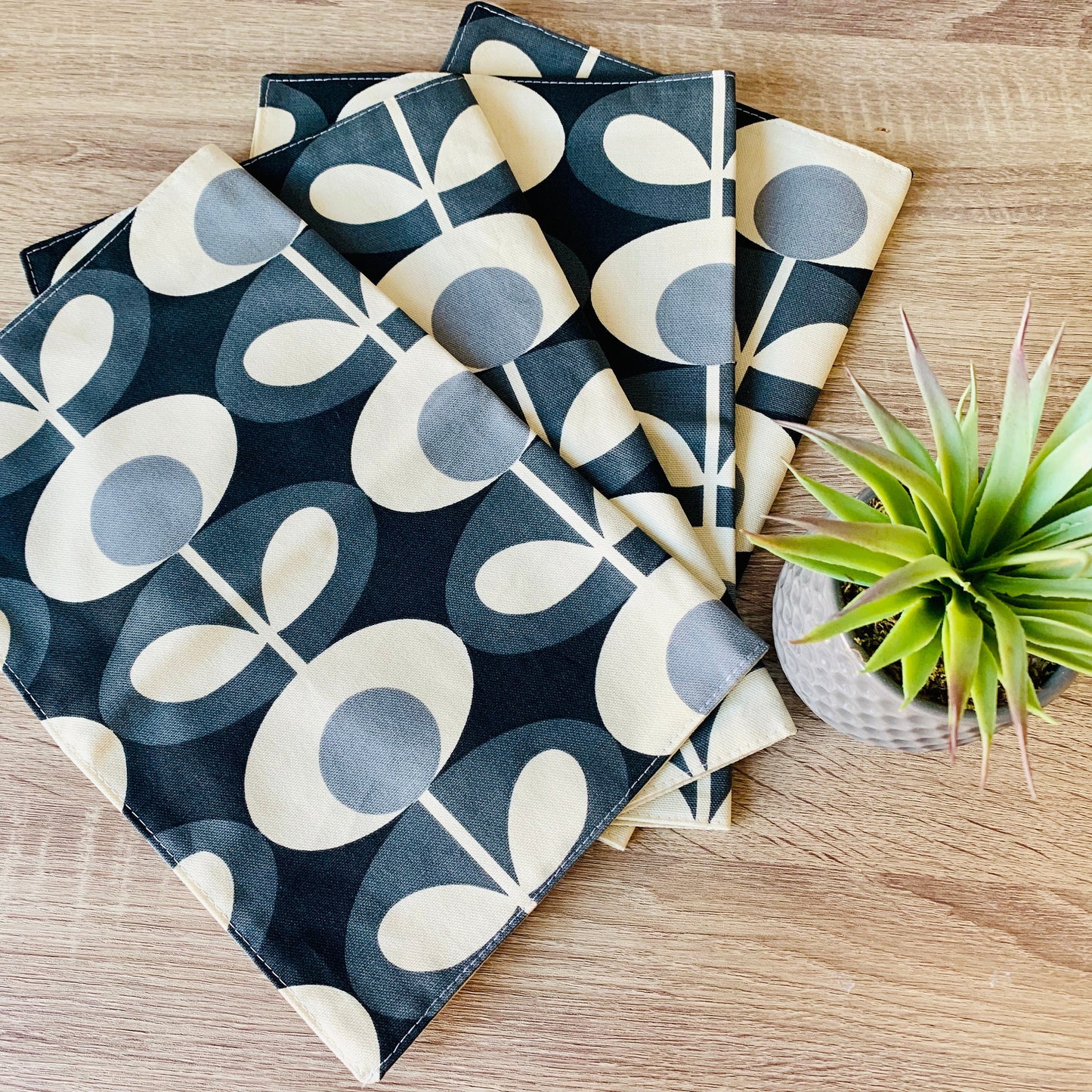 Orla Kiely Grey Oval Tea Towels: Retro Kitchen Decor