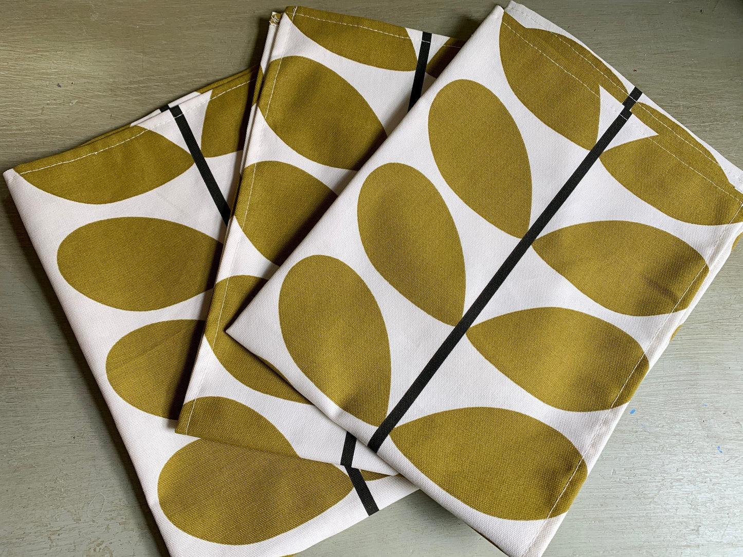 Orla Kiely Olive Stem Tea Towels: Retro Kitchen Decor