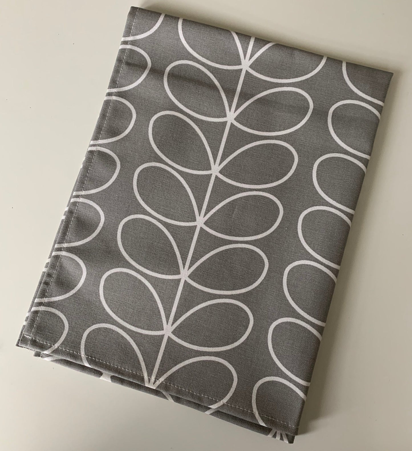 Orla Kiely Silver Stem Tea Towels: Retro Kitchen Decor