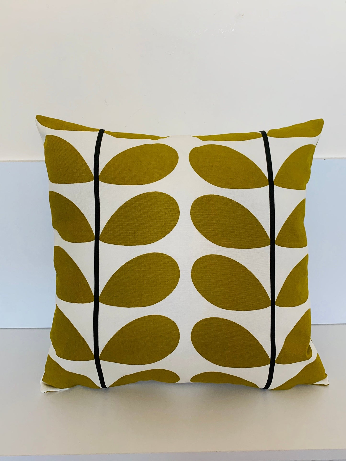 Olive Linear Stem Orla Kiely Retro Cushion Covers, Retro Funky Home Decor Zip Closing Scatter Cushion Mid Century Scandi Print