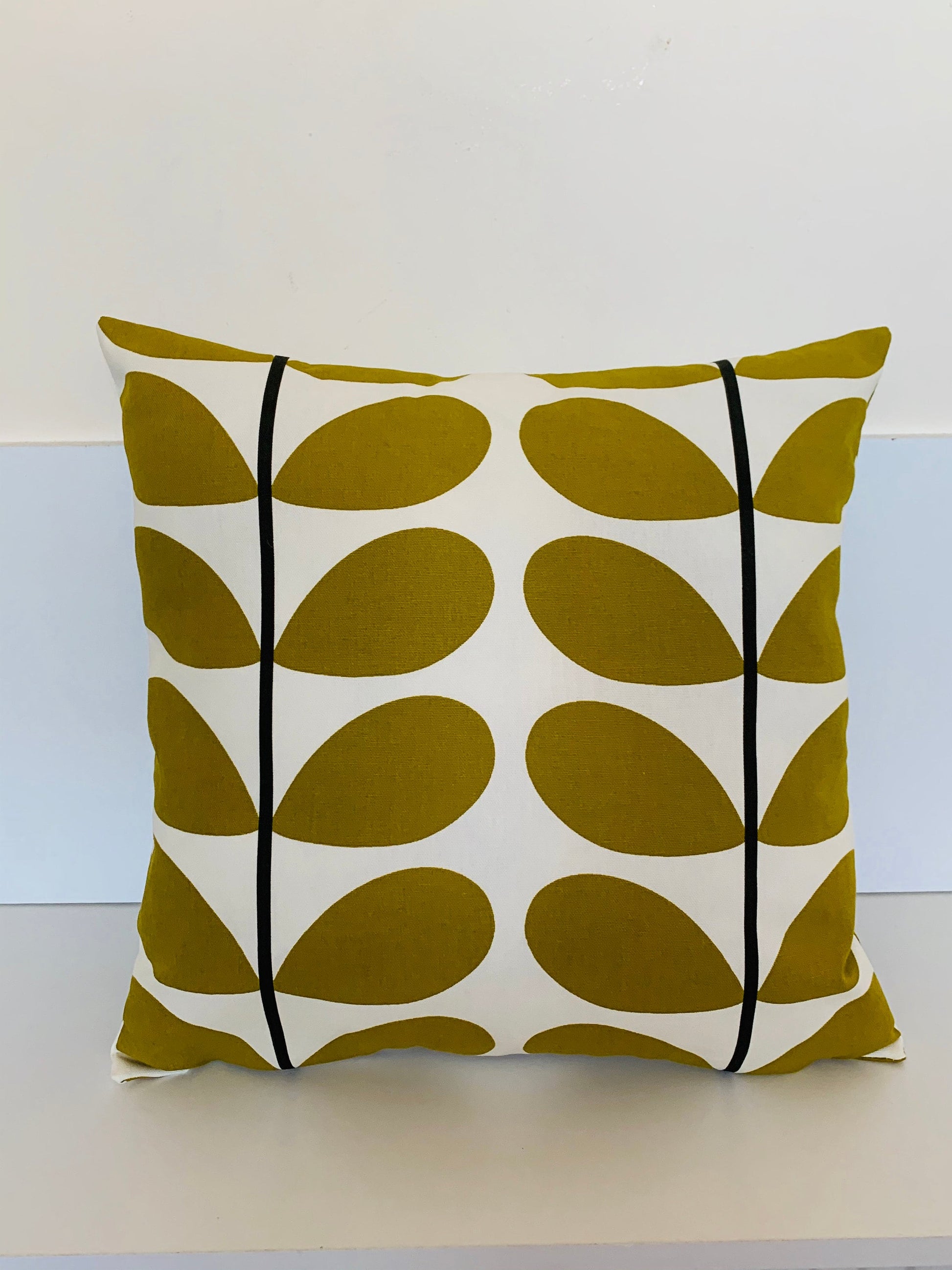 Olive Linear Stem Orla Kiely Retro Cushion Covers, Retro Funky Home Decor Zip Closing Scatter Cushion Mid Century Scandi Print