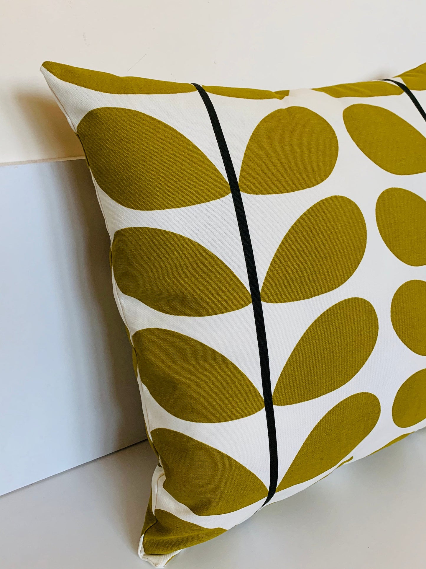 Olive Linear Stem Orla Kiely Retro Cushion Covers, Retro Funky Home Decor Zip Closing Scatter Cushion Mid Century Scandi Print