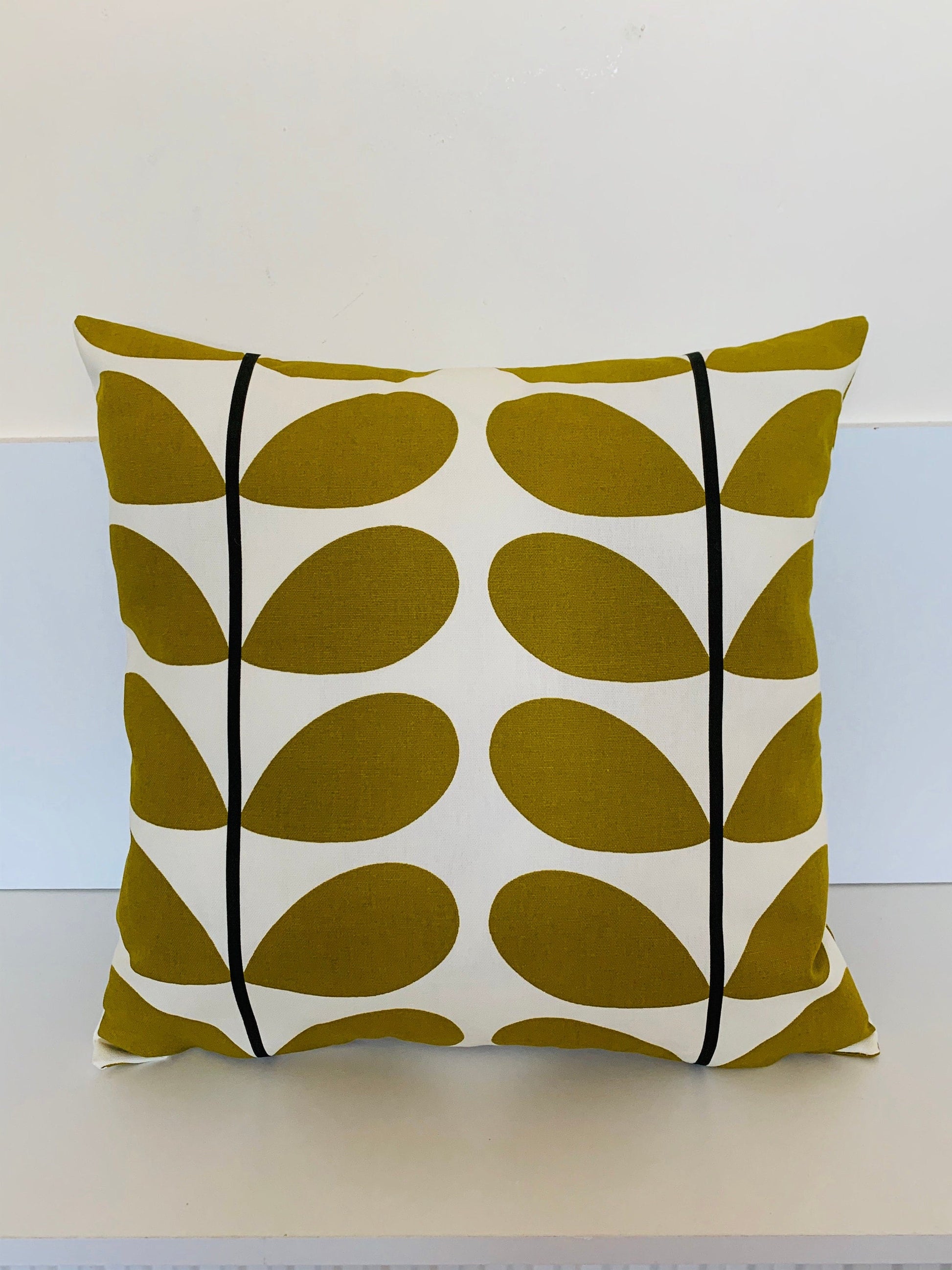 Olive Linear Stem Orla Kiely Retro Cushion Covers, Retro Funky Home Decor Zip Closing Scatter Cushion Mid Century Scandi Print